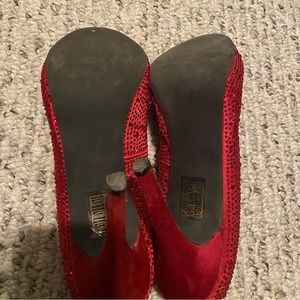 Le chateau red heels